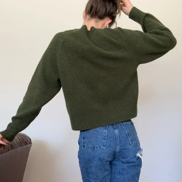 Uniqlo Merino Wool Olive Crewneck Sweater - Picture 3 of 6